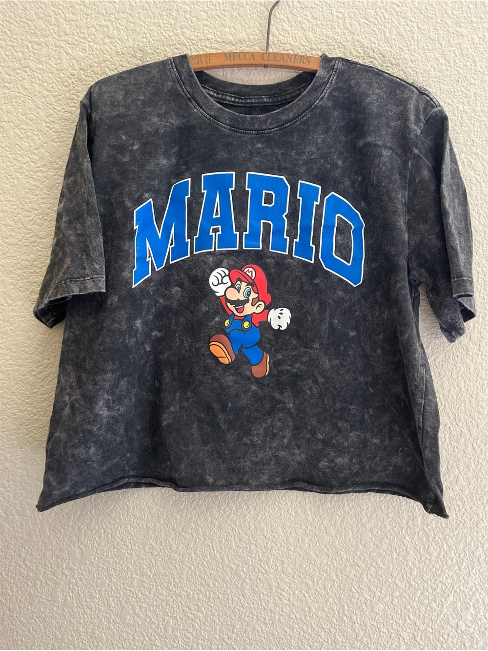 Super Mario Cropped Tee Women’s Size Large